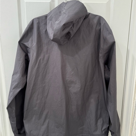 Eddie Bauer Men's Charcoal Performance Jacket - Picture 2 of 8